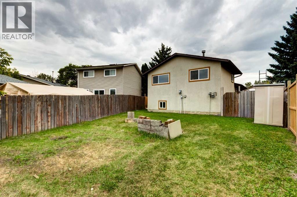 6720 29 Avenue NE - 30