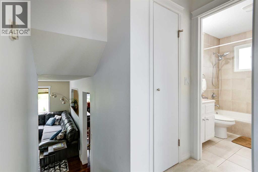 6720 29 Avenue NE - 17