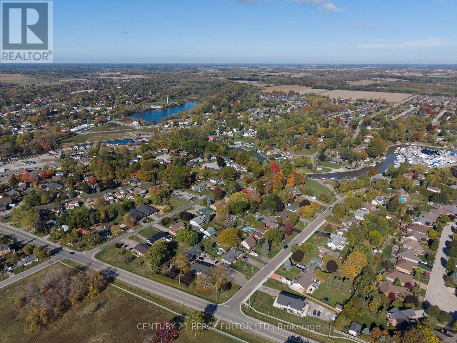 7 SCOTT DRIVE - 32