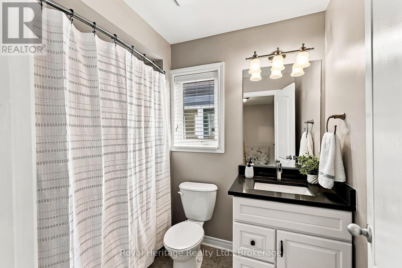 20 BAGNELL CRESCENT - 31