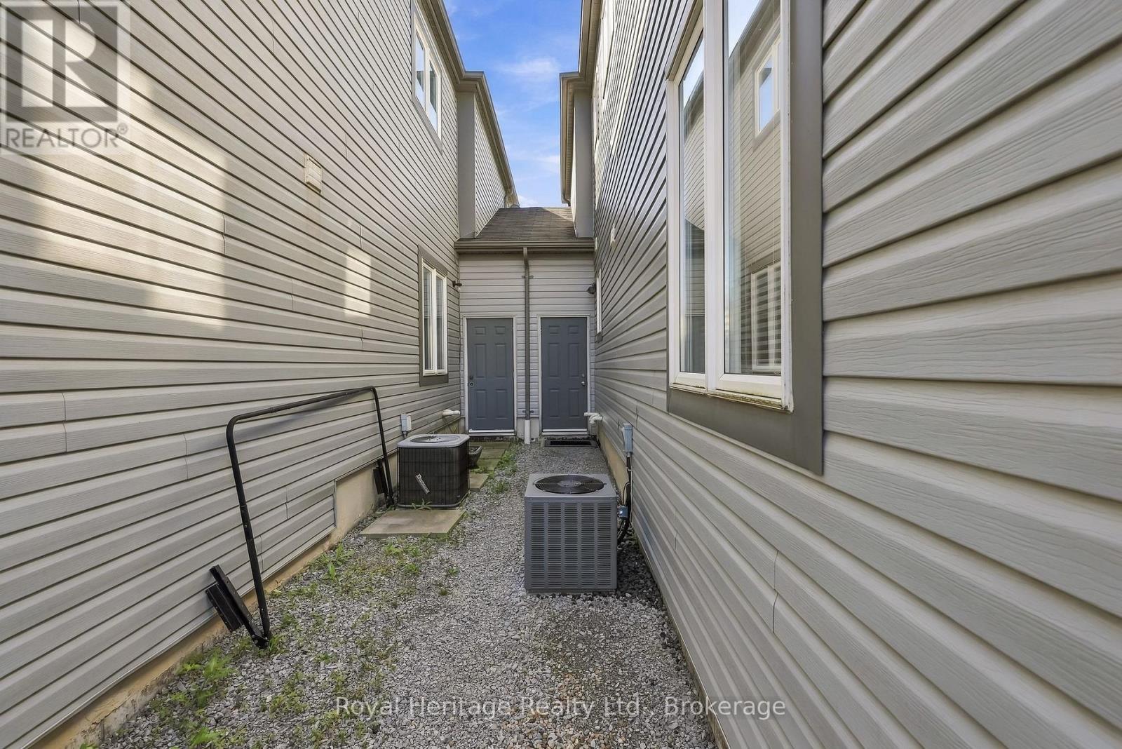 20 BAGNELL CRESCENT - 43