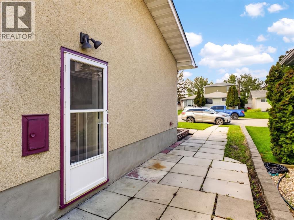 847 Raynard Crescent SE - 2