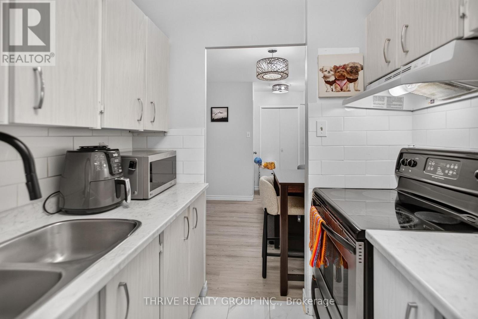 #109 583 MORNINGTON AVENUE - 13