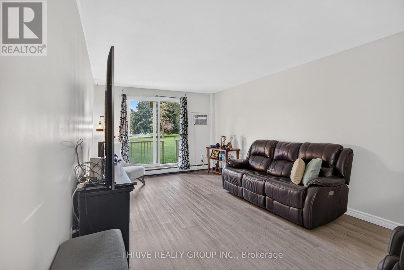 #109 583 MORNINGTON AVENUE - 14