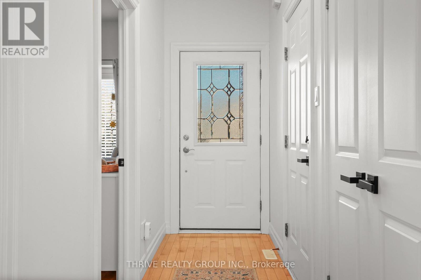 3 - 1571 CORONATION DRIVE, London North (North I) — photo 5
