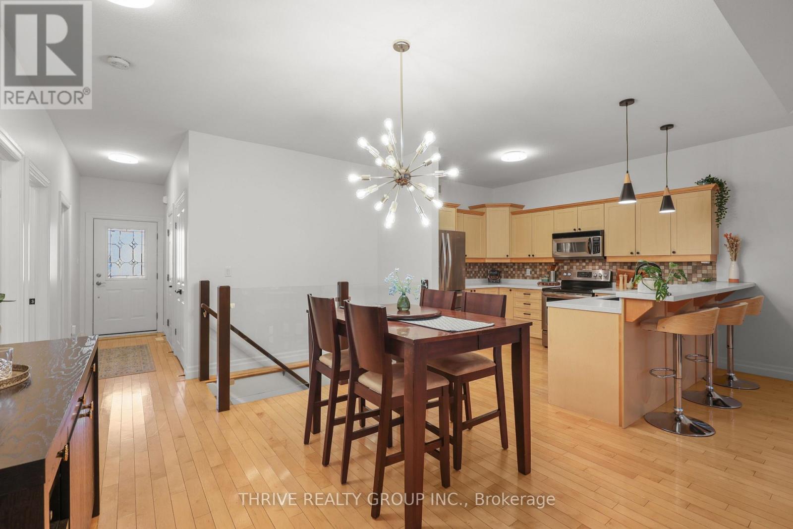 3 - 1571 CORONATION DRIVE, London North (North I) — photo 8