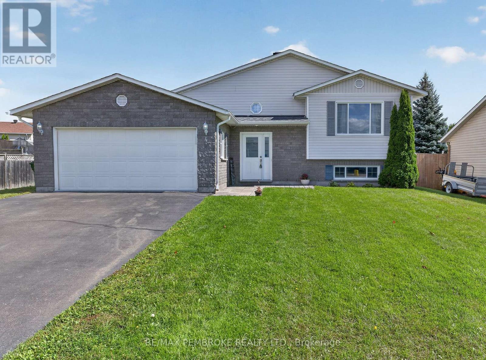 4 WINFIELD STREET, Petawawa