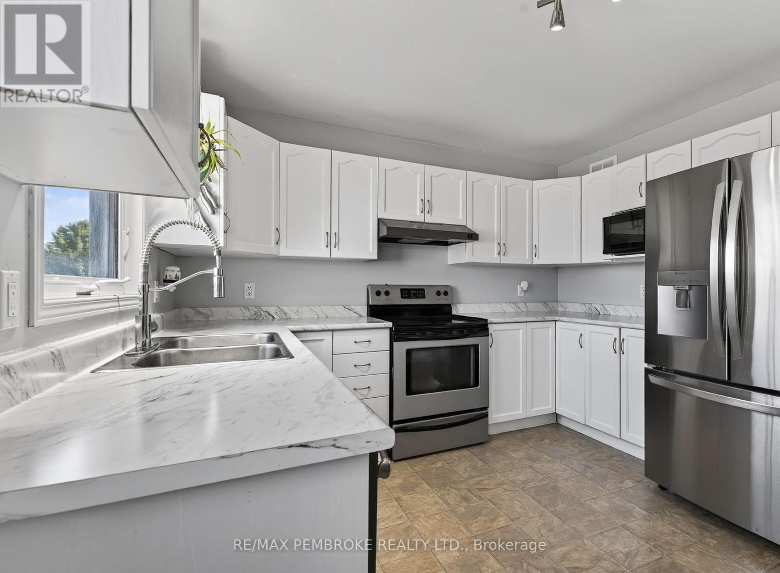 4 Bed, 2 Bath House for Sale in Petawawa – 4 WINFIELD STREET, Petawawa – MLS# X13772766 - Image 19