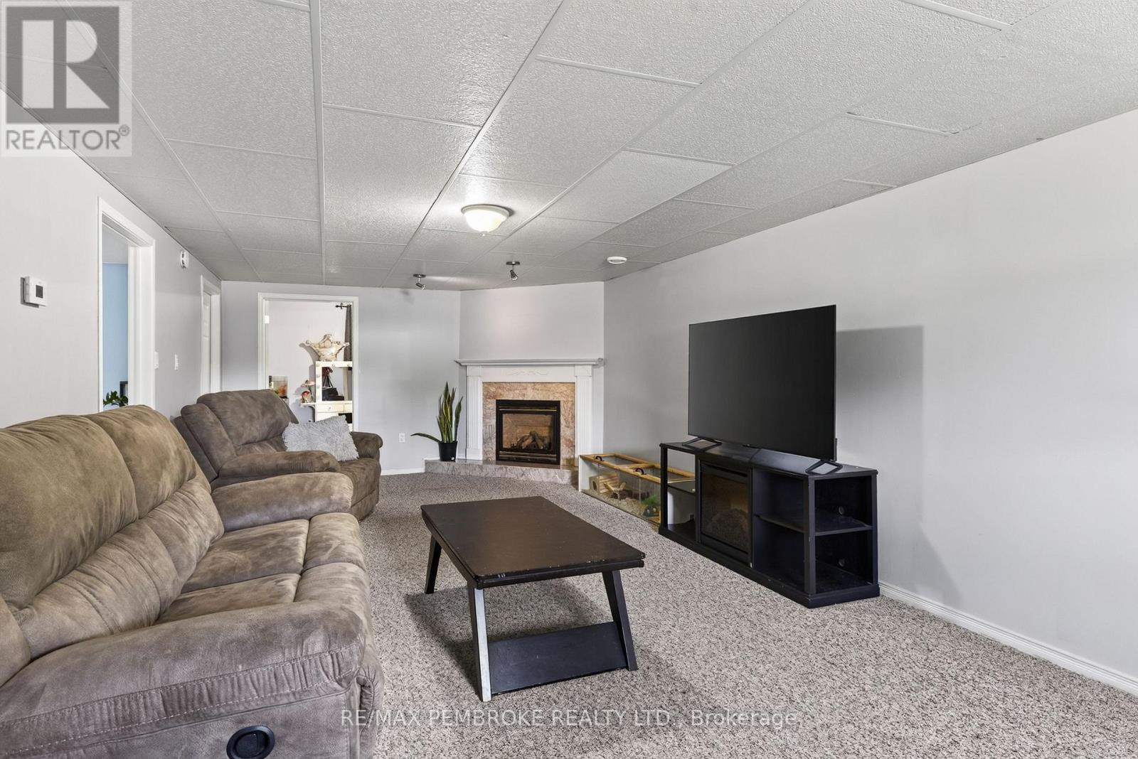 4 WINFIELD STREET - 33
