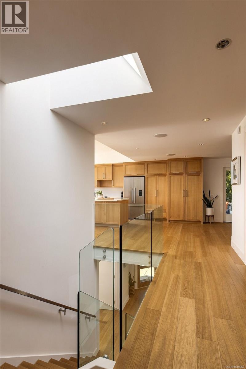 532 Beach Dr - Image 13