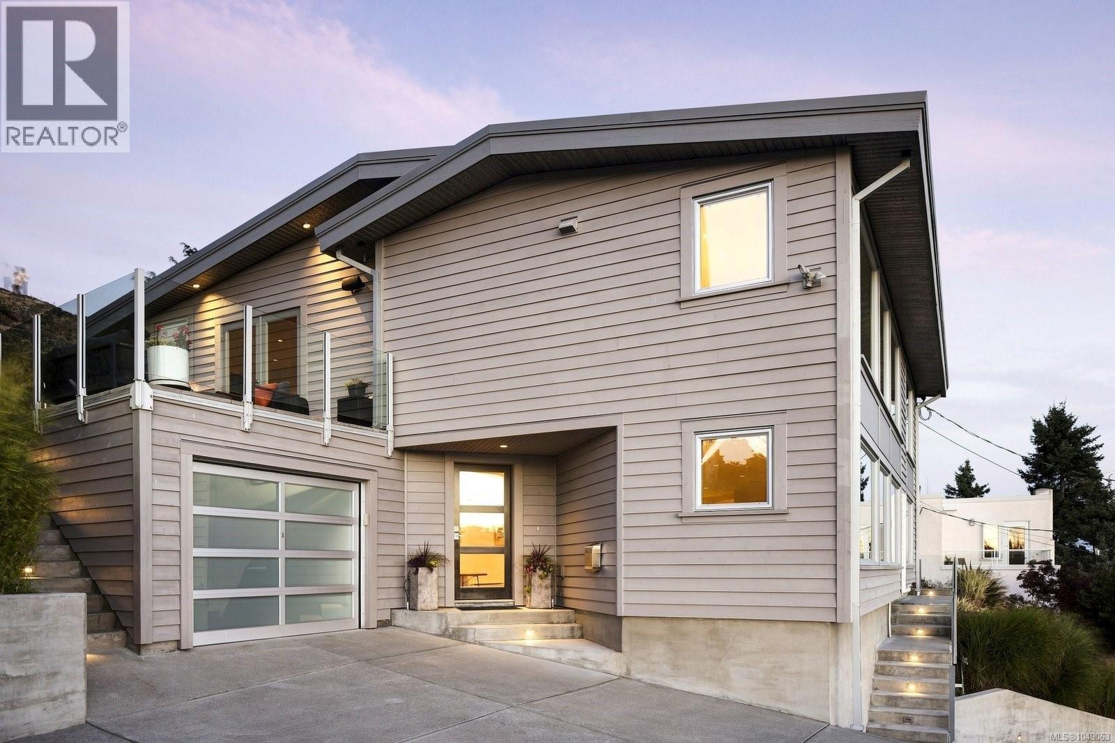 532 Beach Dr - 3