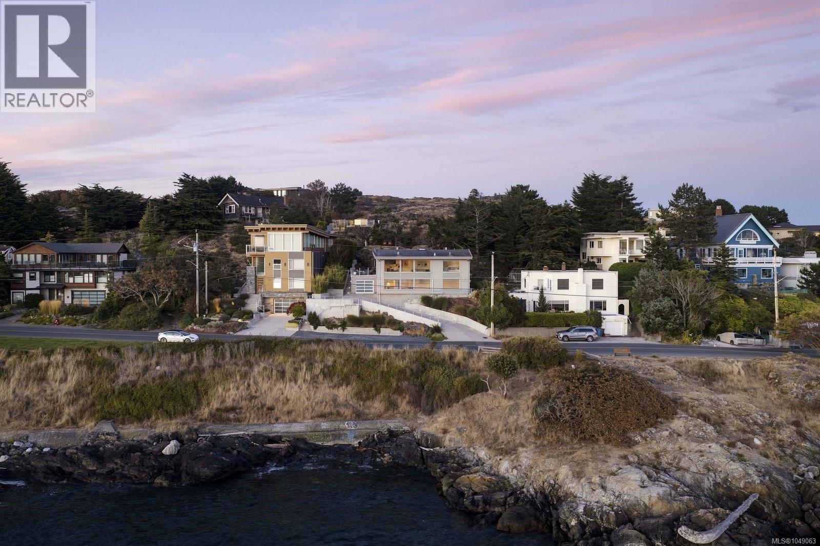532 Beach Dr - 2