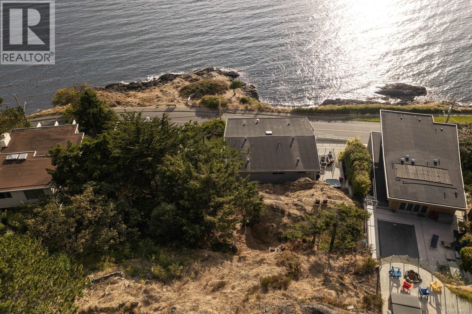 532 Beach Dr - Image 56