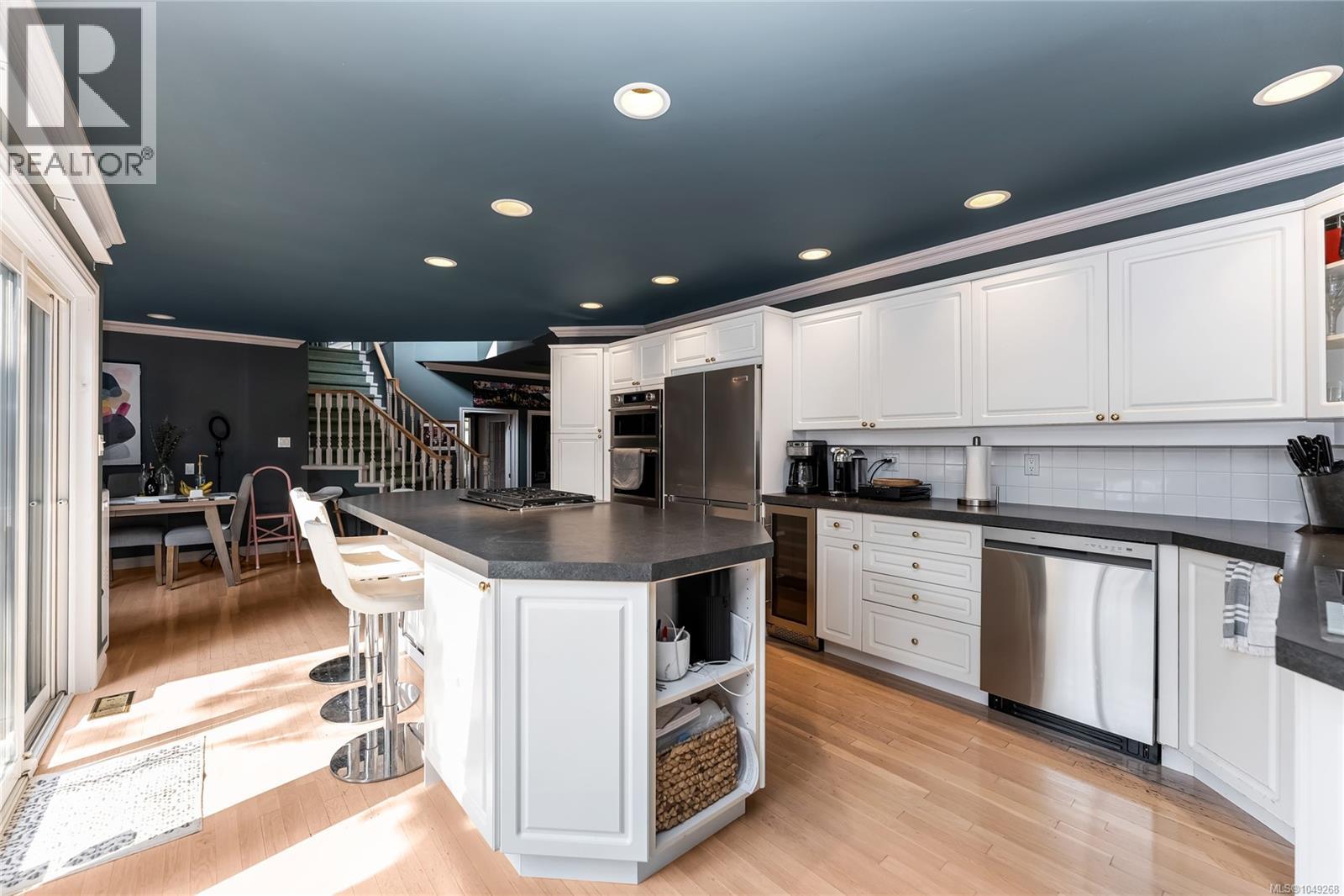 568 Island Rd - 5