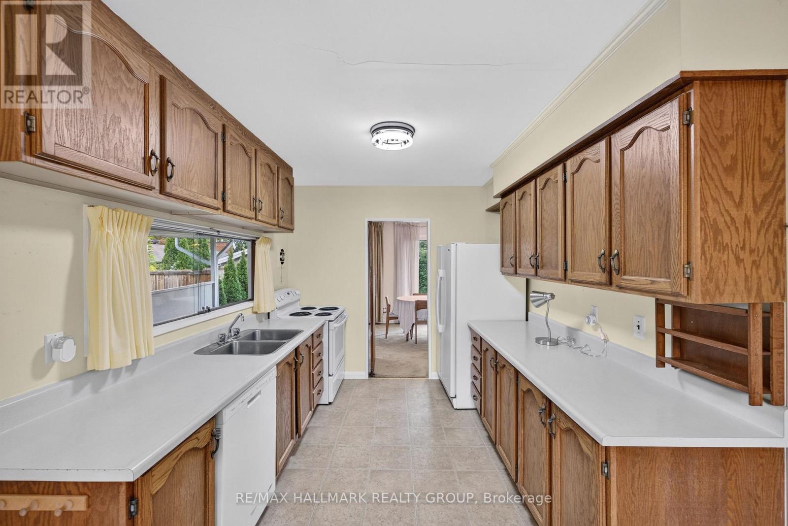 4 Bed, 3 Bath House for Sale in Ottawa – 936 PARKHURST BOULEVARD, Ottawa – MLS# X13772836 - Image 19