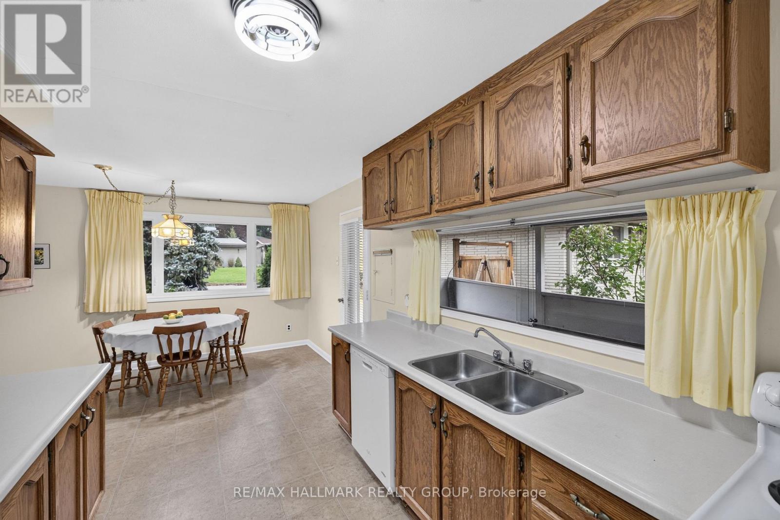 4 Bed, 3 Bath House for Sale in Ottawa – 936 PARKHURST BOULEVARD, Ottawa – MLS# X13772836 - Image 21
