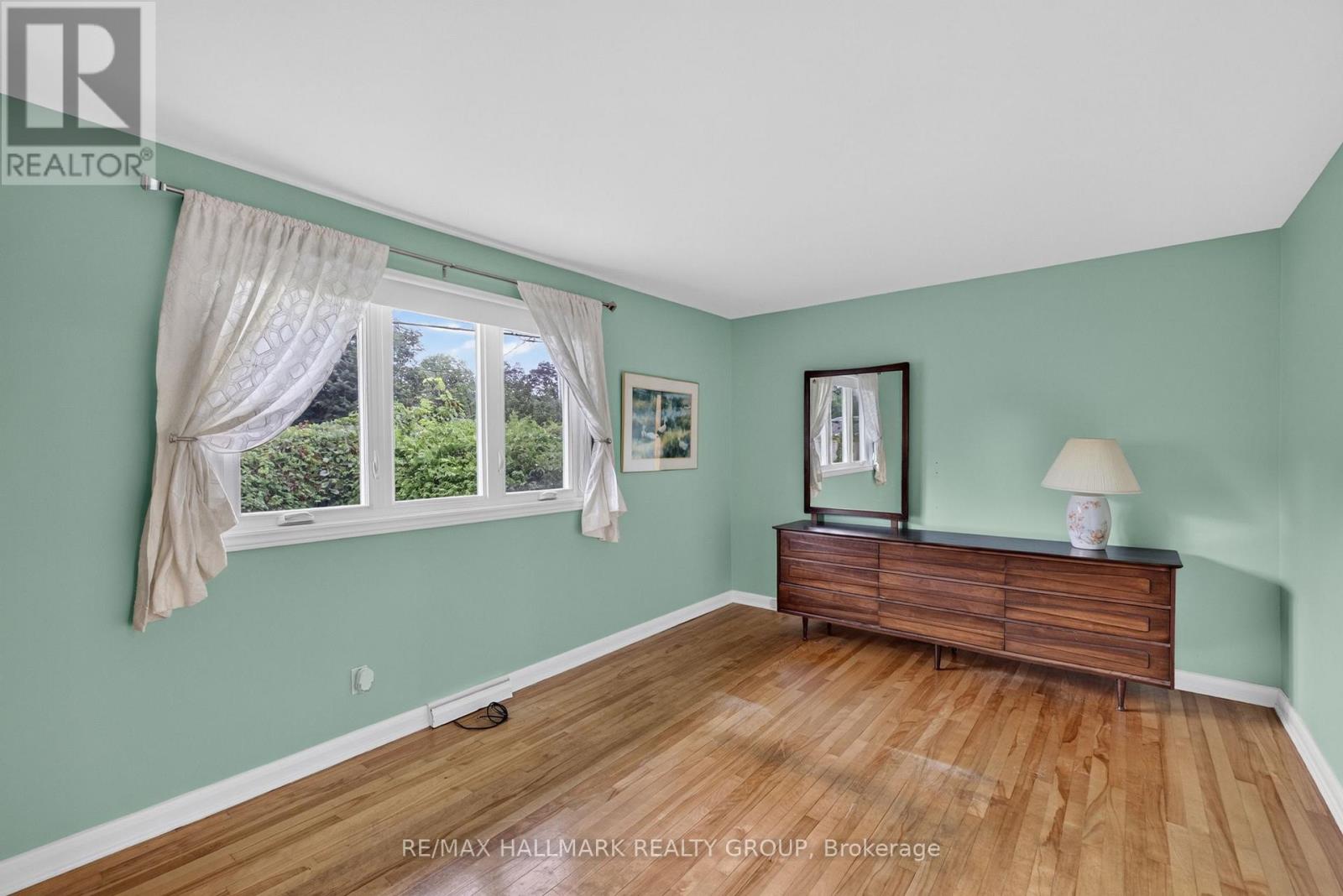 4 Bed, 3 Bath House for Sale in Ottawa – 936 PARKHURST BOULEVARD, Ottawa – MLS# X13772836 - Image 24