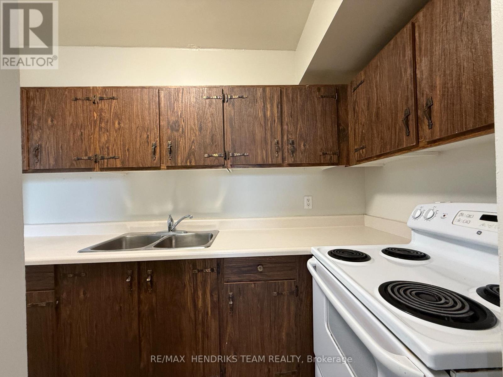 B401 - 80 ROCKWOOD AVENUE, St. Catharines (Secord Woods) — photo 2