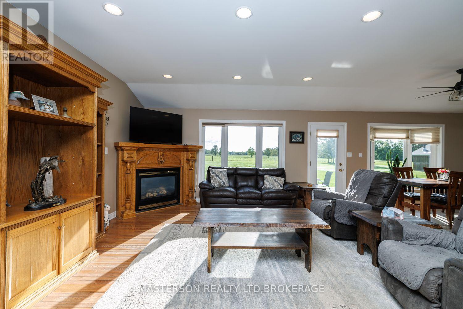 14064 KING ROAD - 11