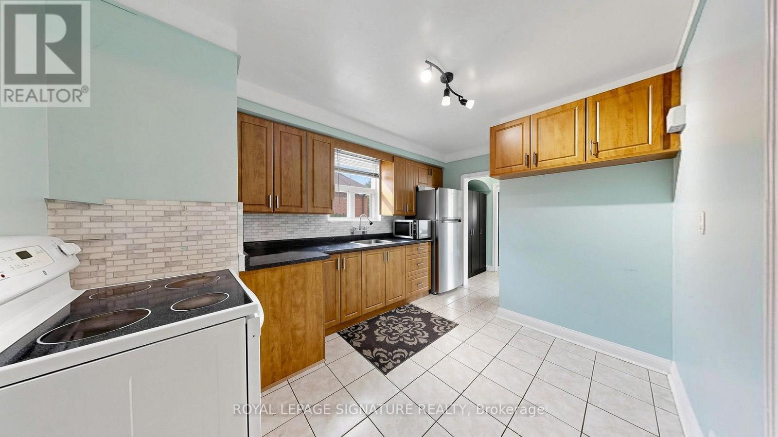 14 VALDANE DRIVE - 11