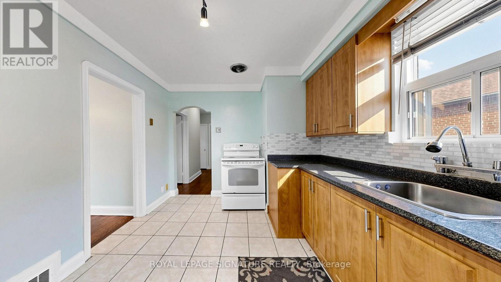 14 VALDANE DRIVE - 12