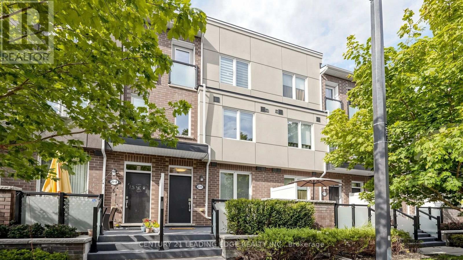 #13 25 HERON PARK PLACE - 2