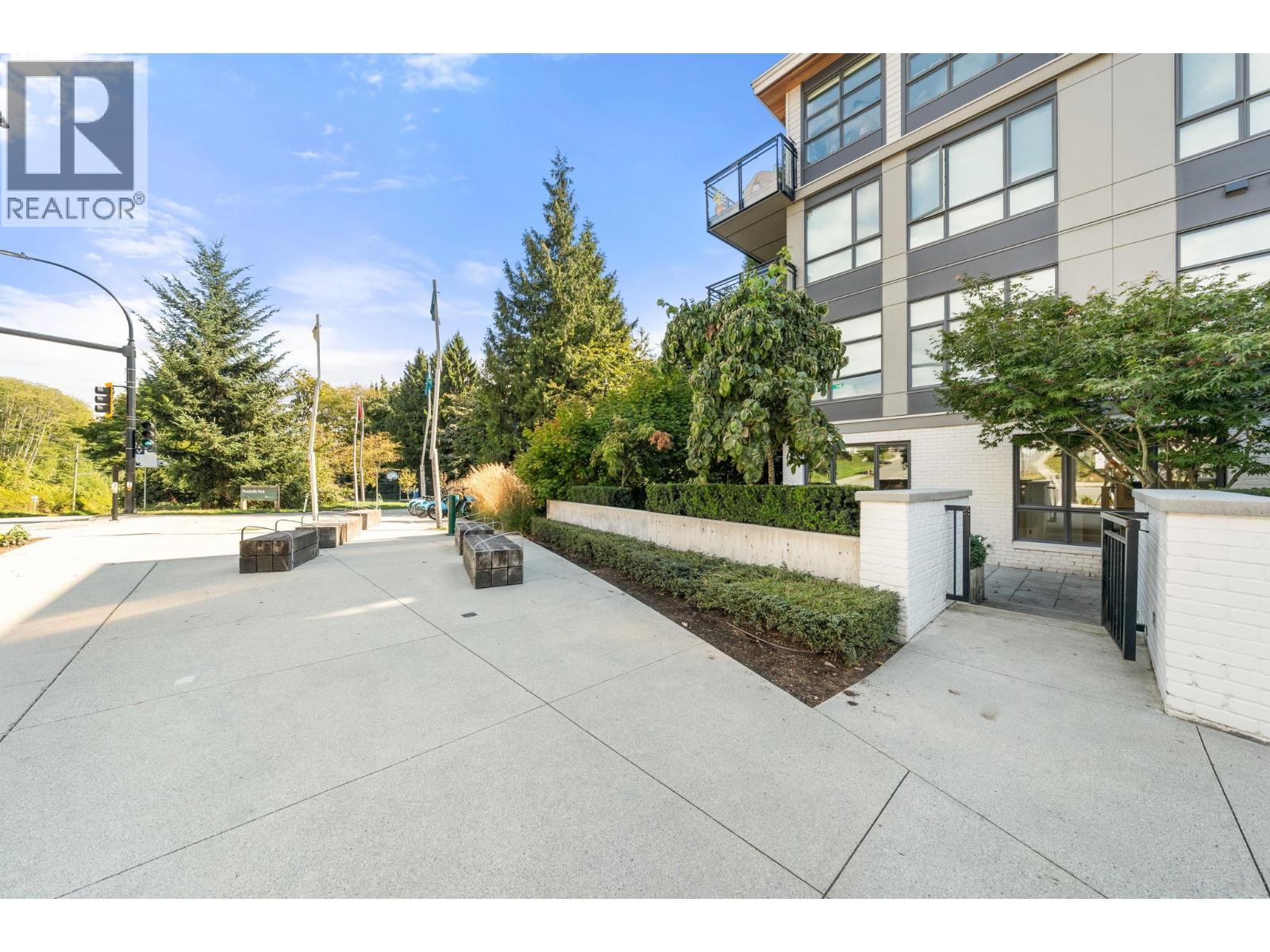 115 747 E 3RD STREET, North Vancouver