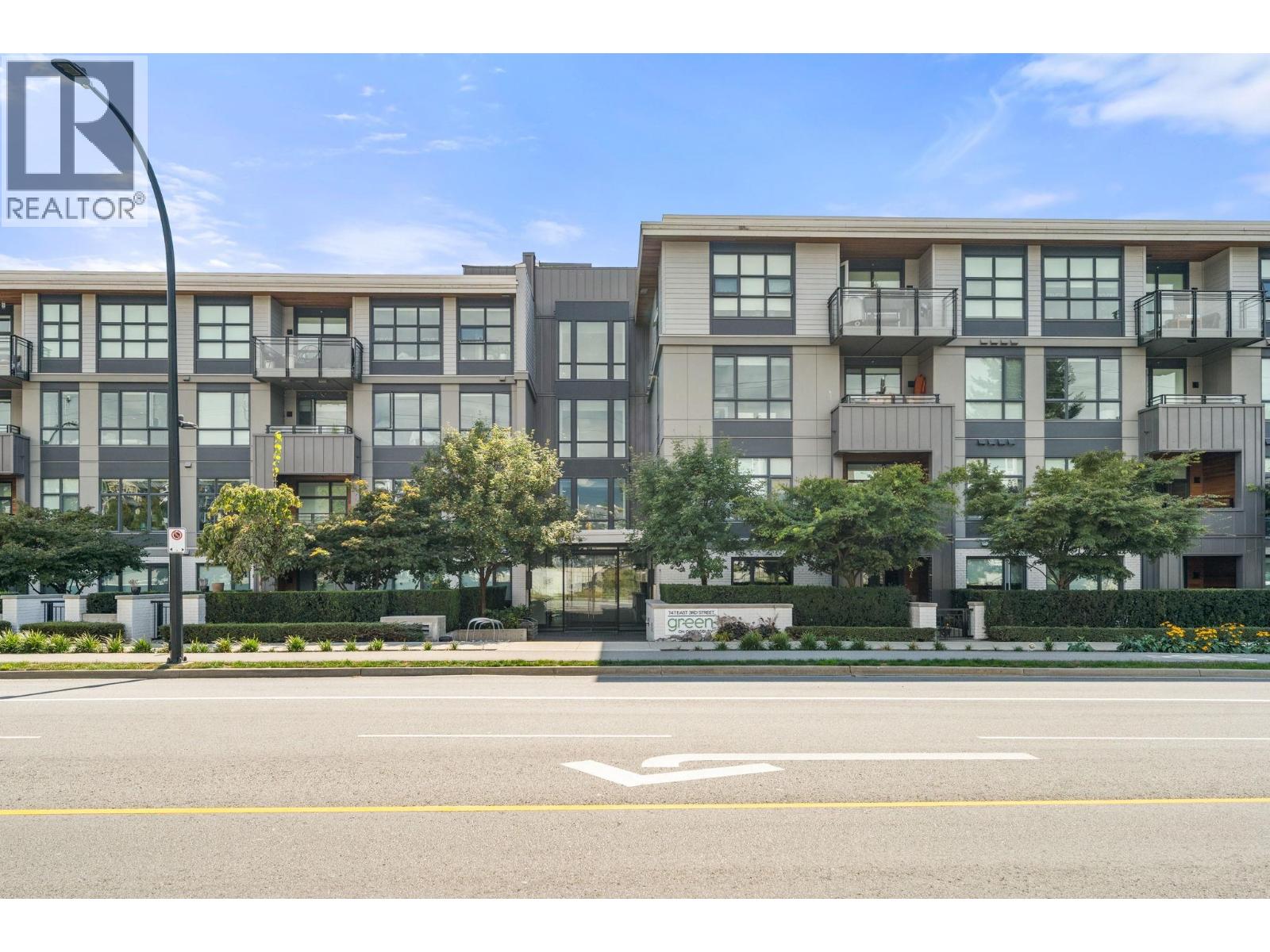 115 747 E 3RD STREET, North Vancouver