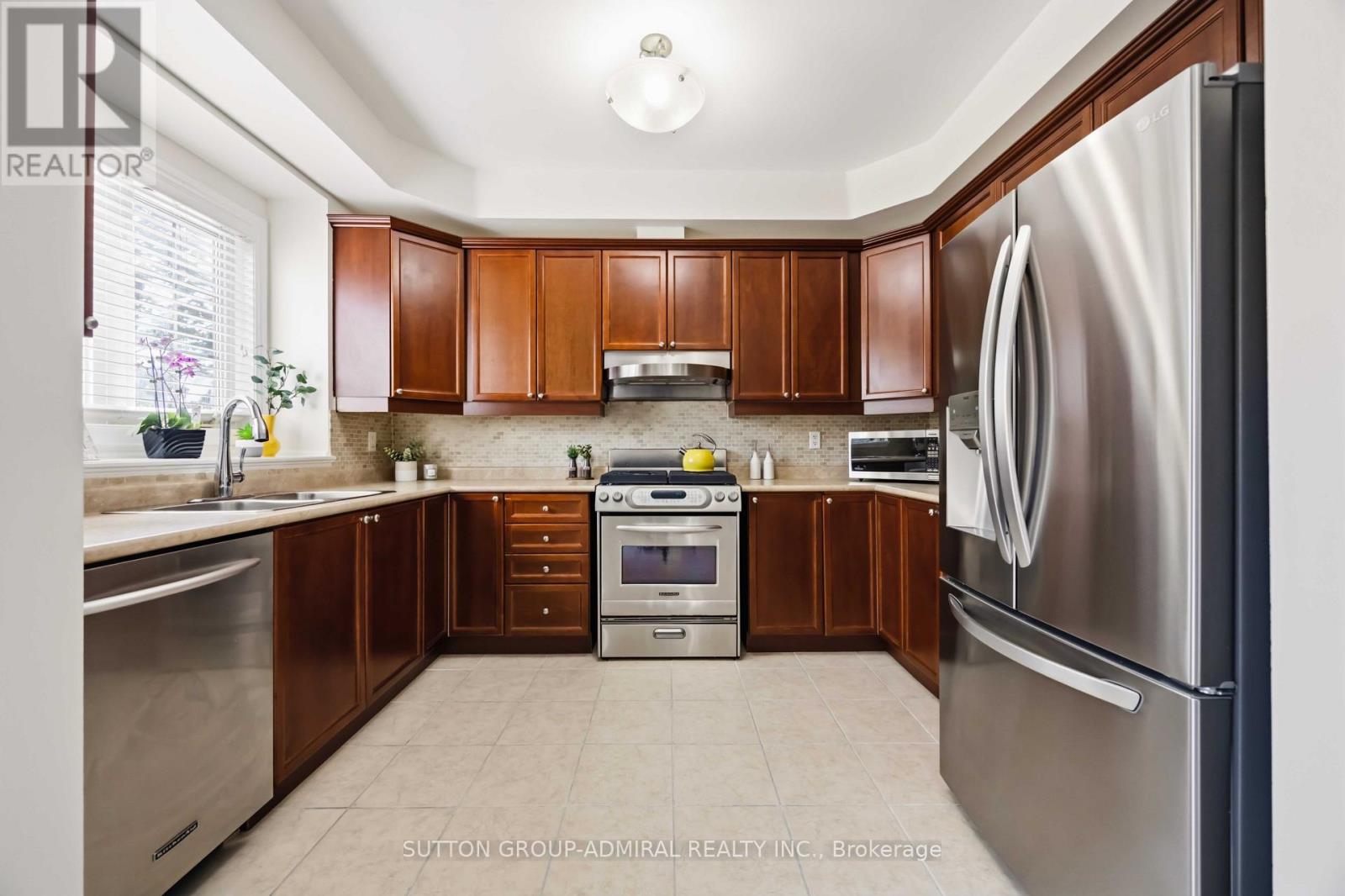 #4 71 PUCCINI DRIVE - 12