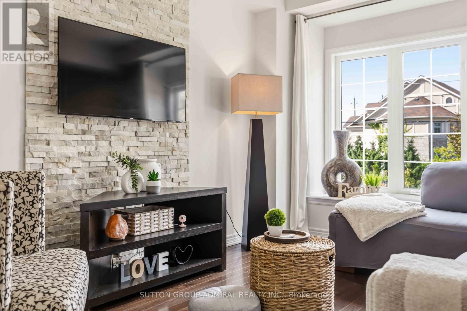 #4 71 PUCCINI DRIVE - 7