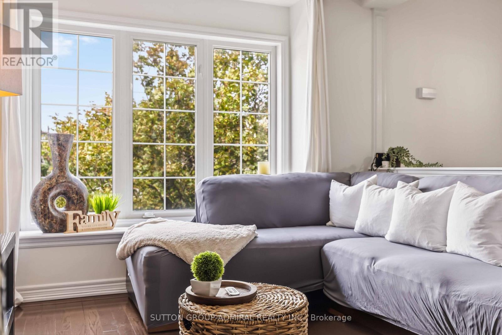 #4 71 PUCCINI DRIVE - 8
