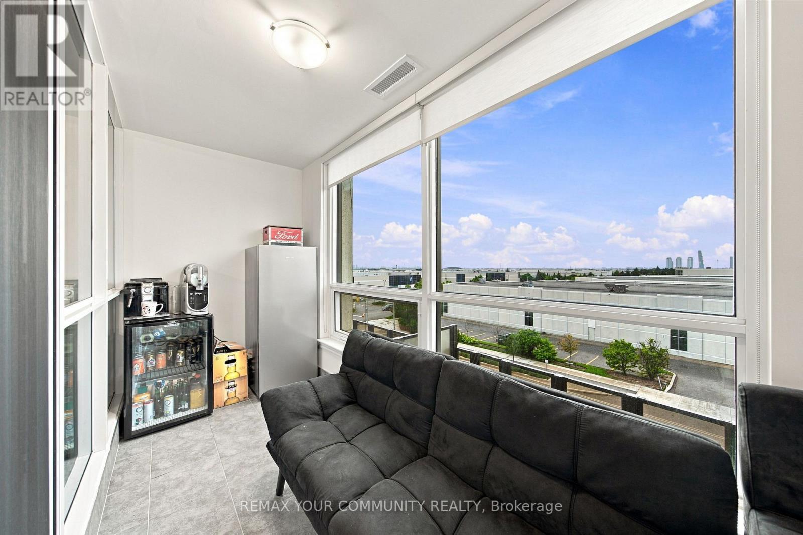 #406 9075 JANE STREET - 17