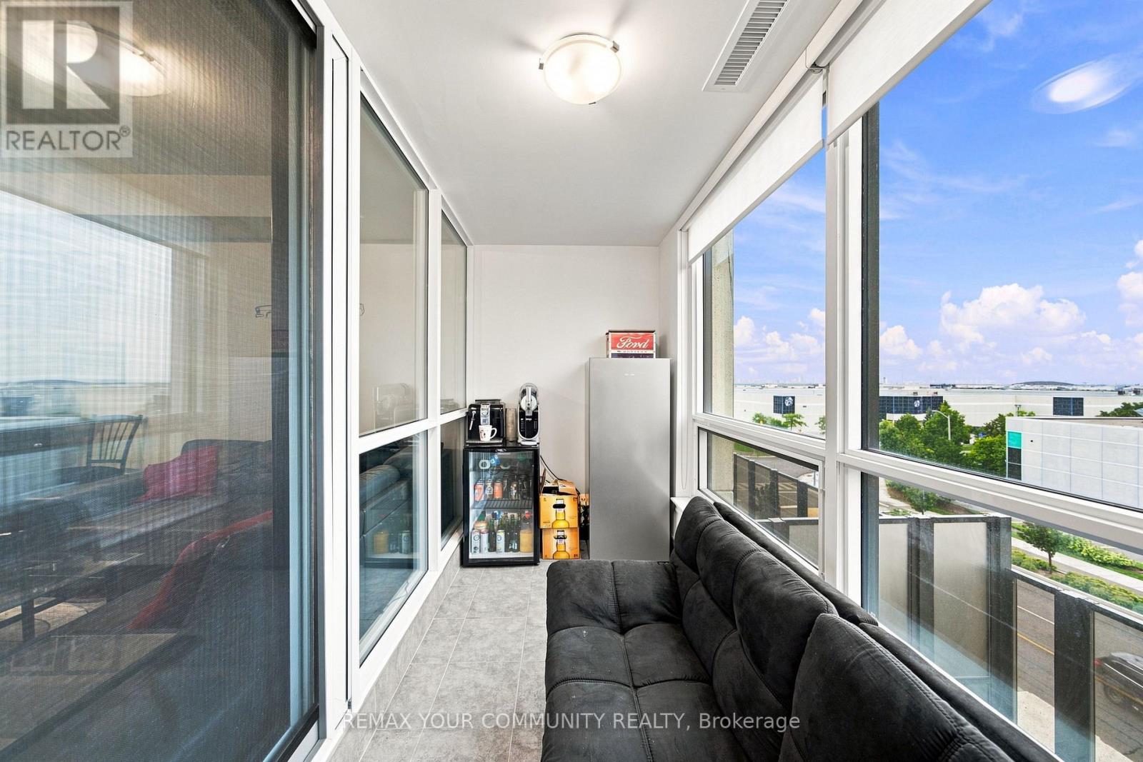 #406 9075 JANE STREET - 18