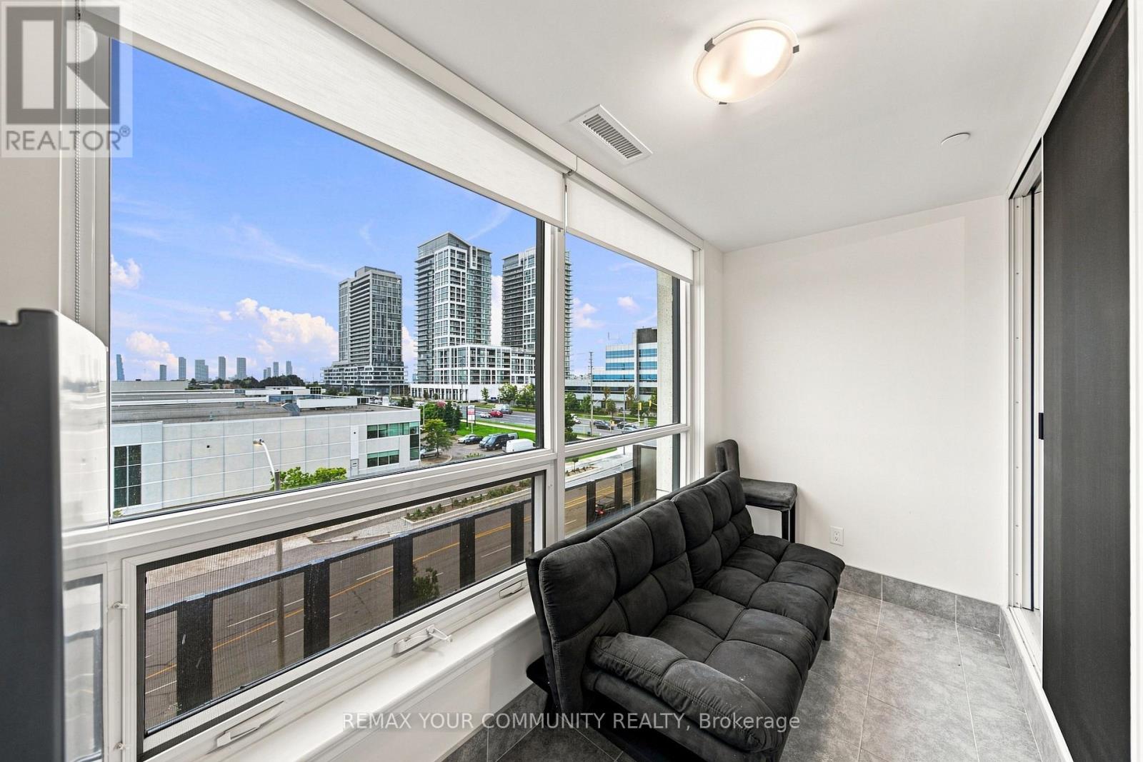 #406 9075 JANE STREET - 19