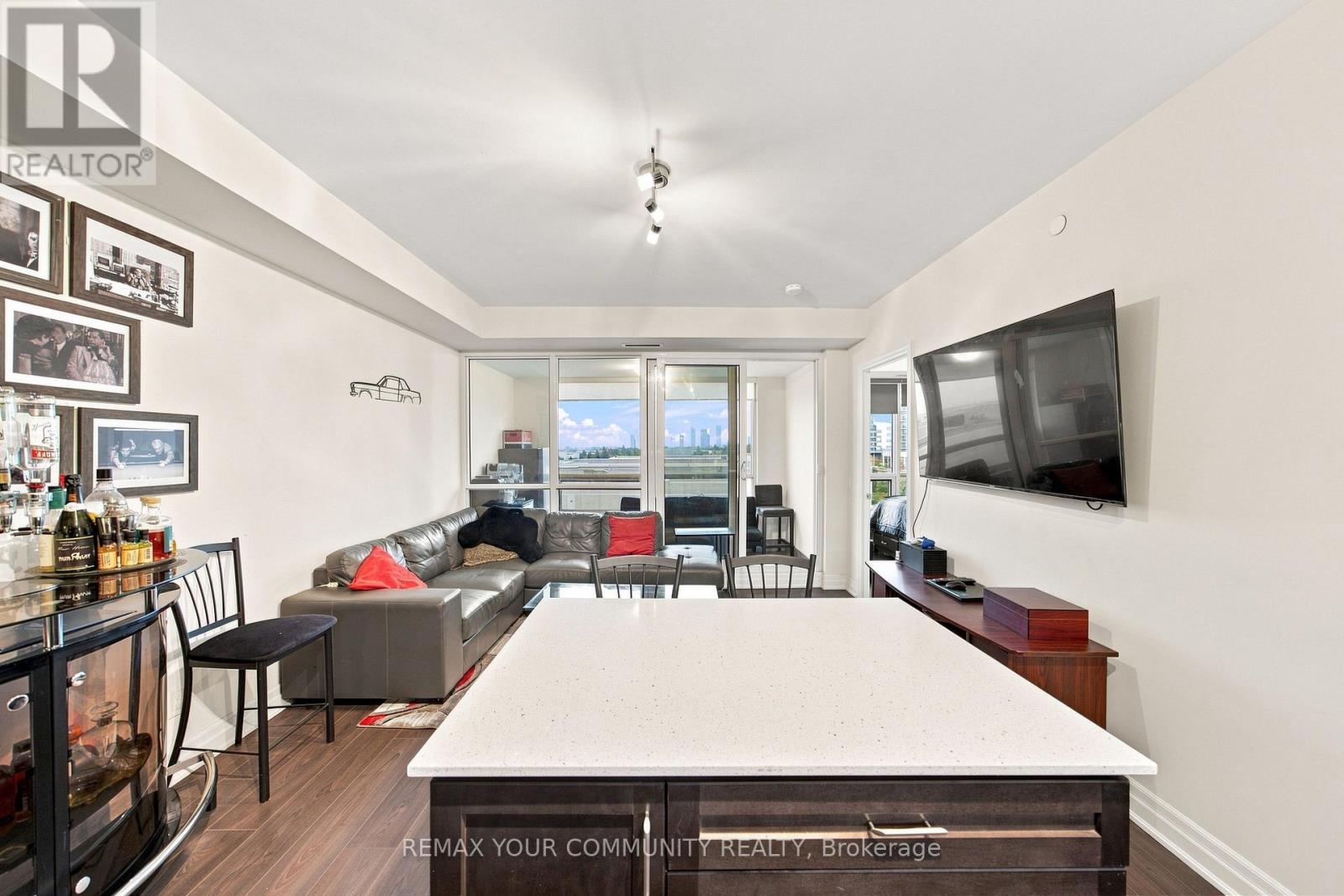 #406 9075 JANE STREET - 5