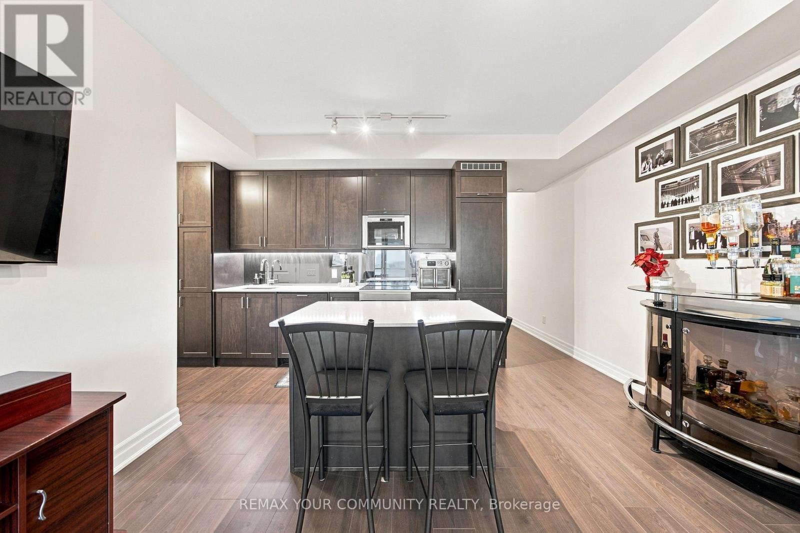 #406 9075 JANE STREET - 9