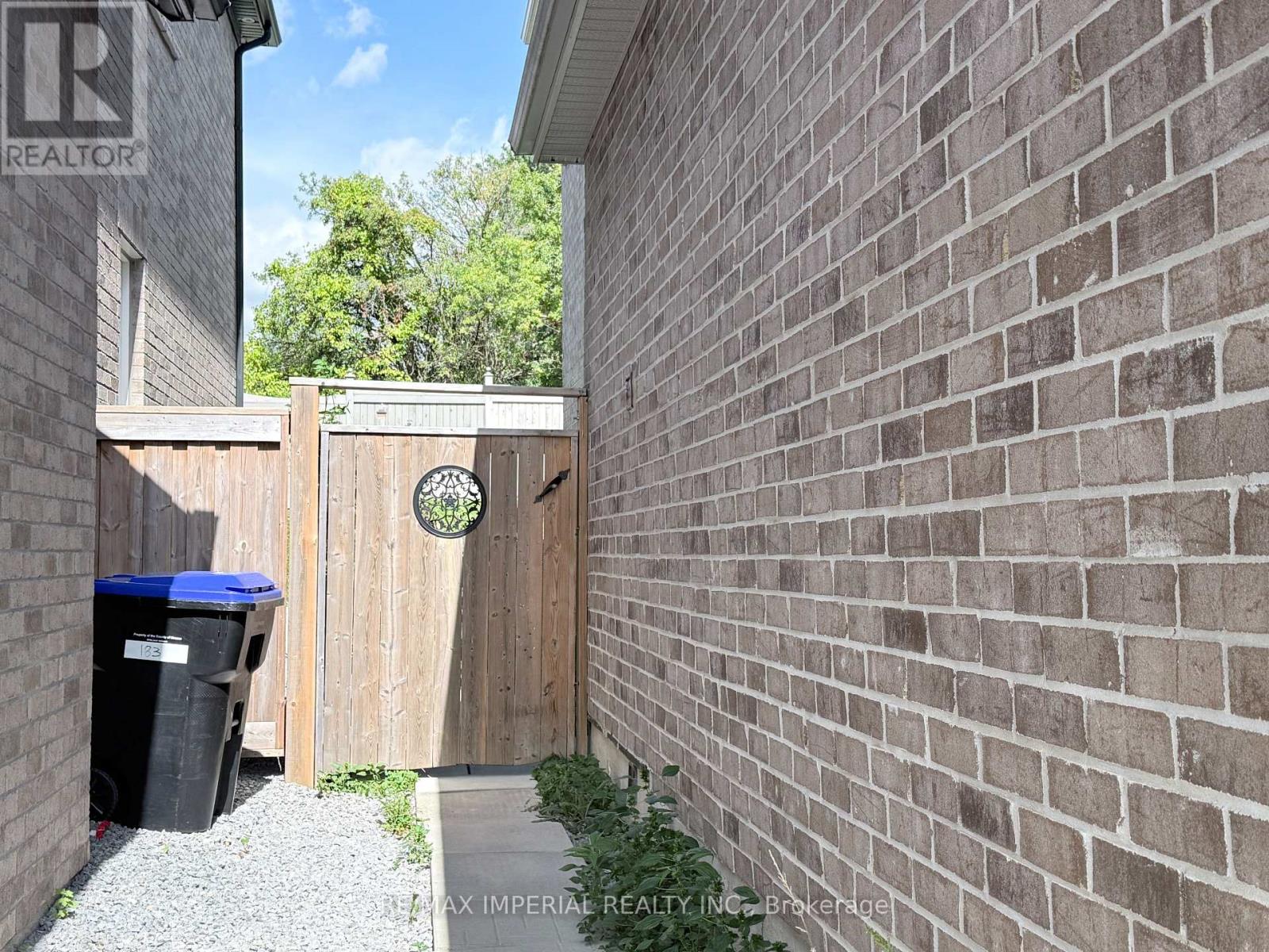 BSMT - 179 CHELSEA CRESCENT, Bradford West Gwillimbury (Bradford) — photo 2