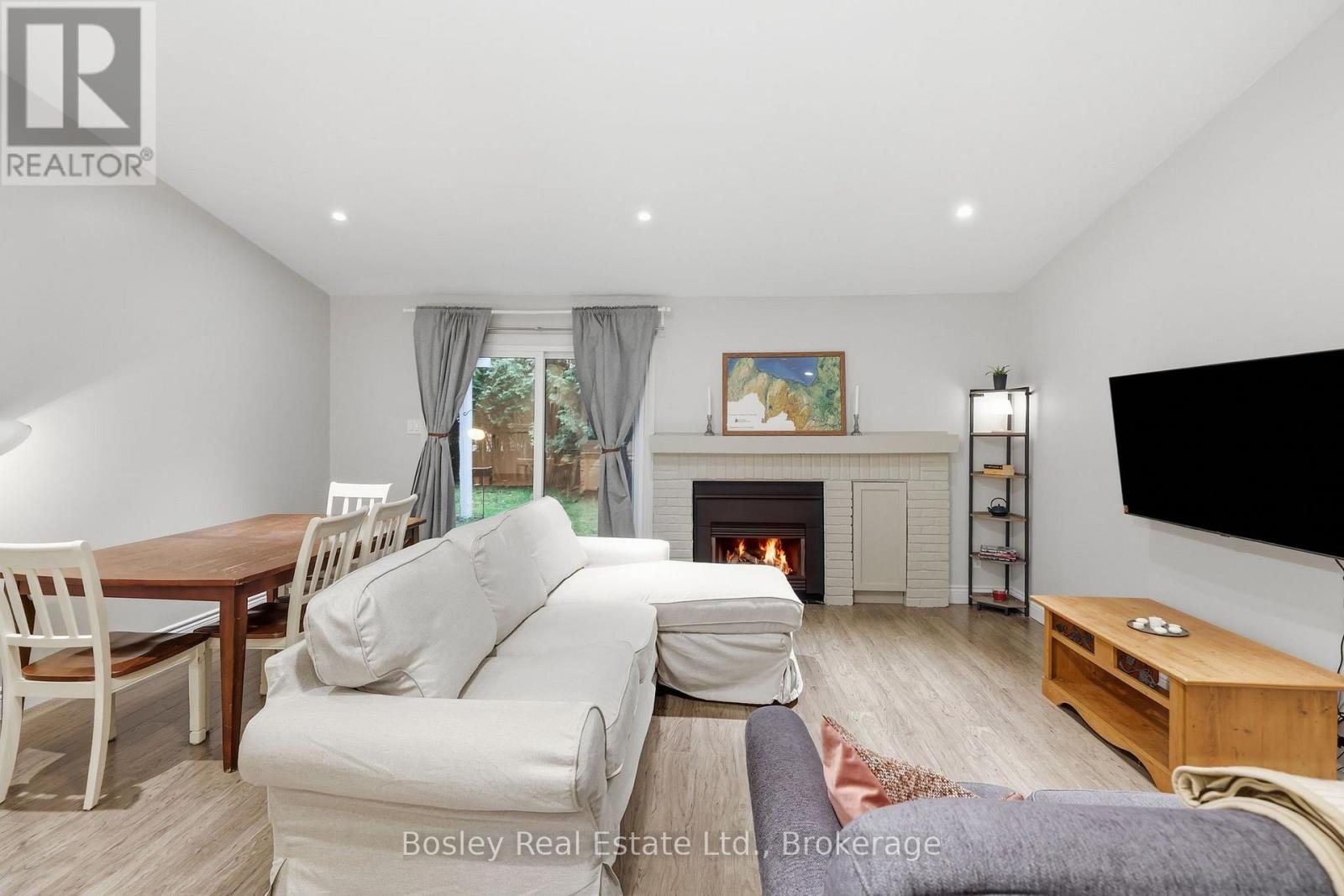 100 Fairway Crescent — photo 10