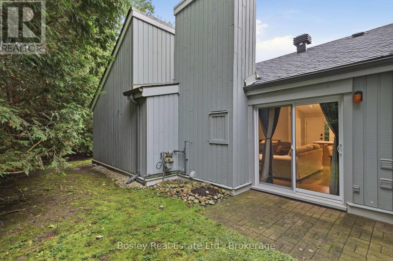 100 Fairway Crescent — photo 25