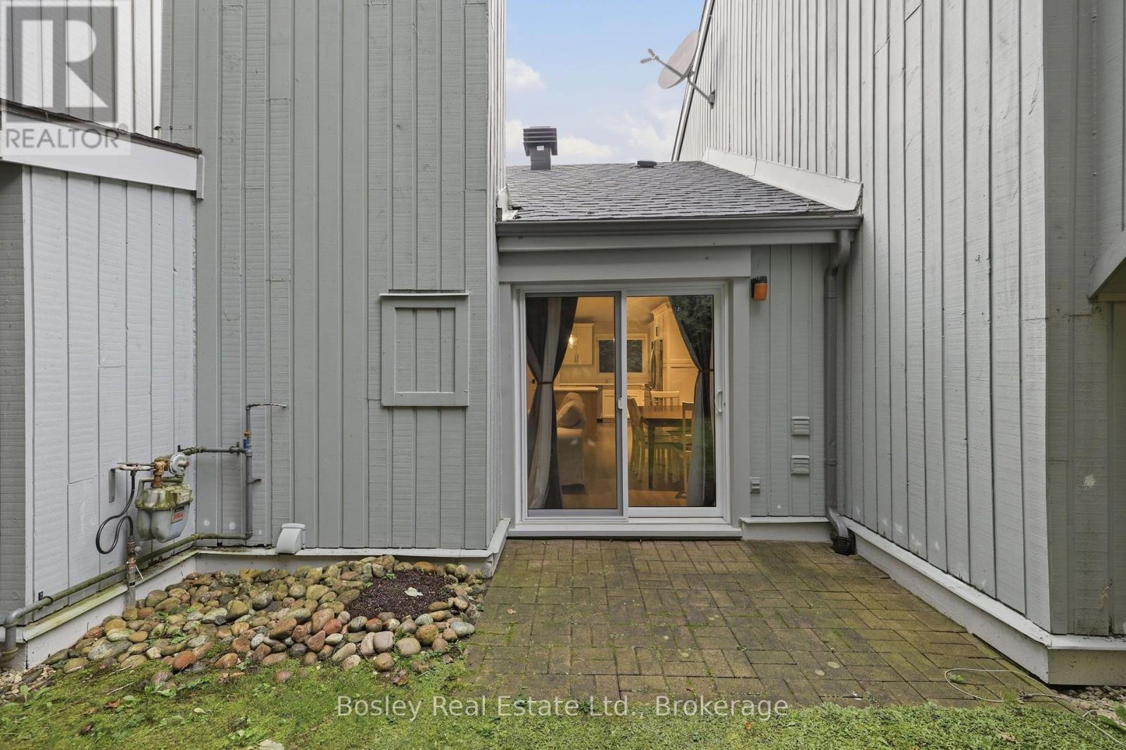 100 Fairway Crescent — photo 26