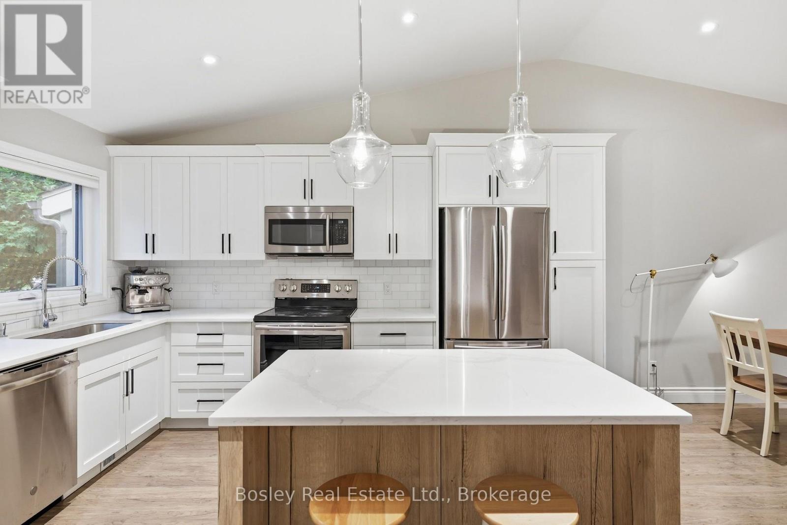 3 - 100 FAIRWAY CRESCENT, Collingwood — photo 5