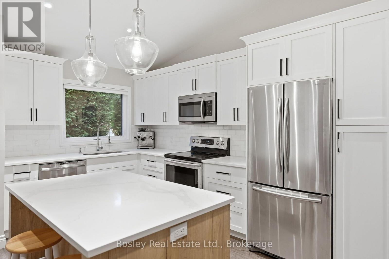 3 - 100 FAIRWAY CRESCENT, Collingwood — photo 6