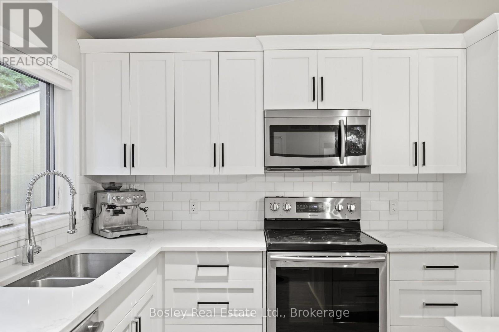 3 - 100 FAIRWAY CRESCENT, Collingwood — photo 8