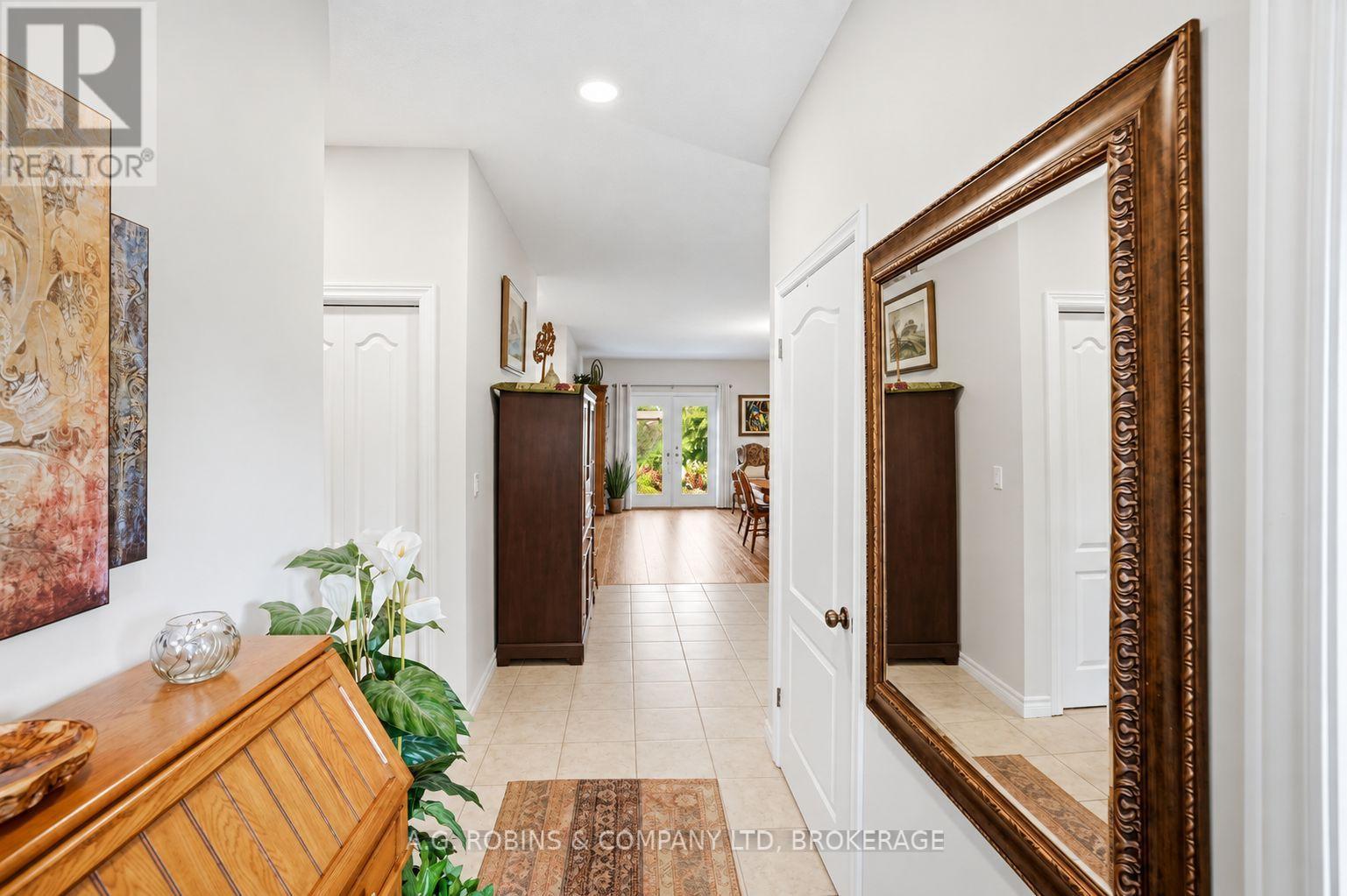 98 MAPLE STREET, Port Colborne (Sugarloaf) — photo 6