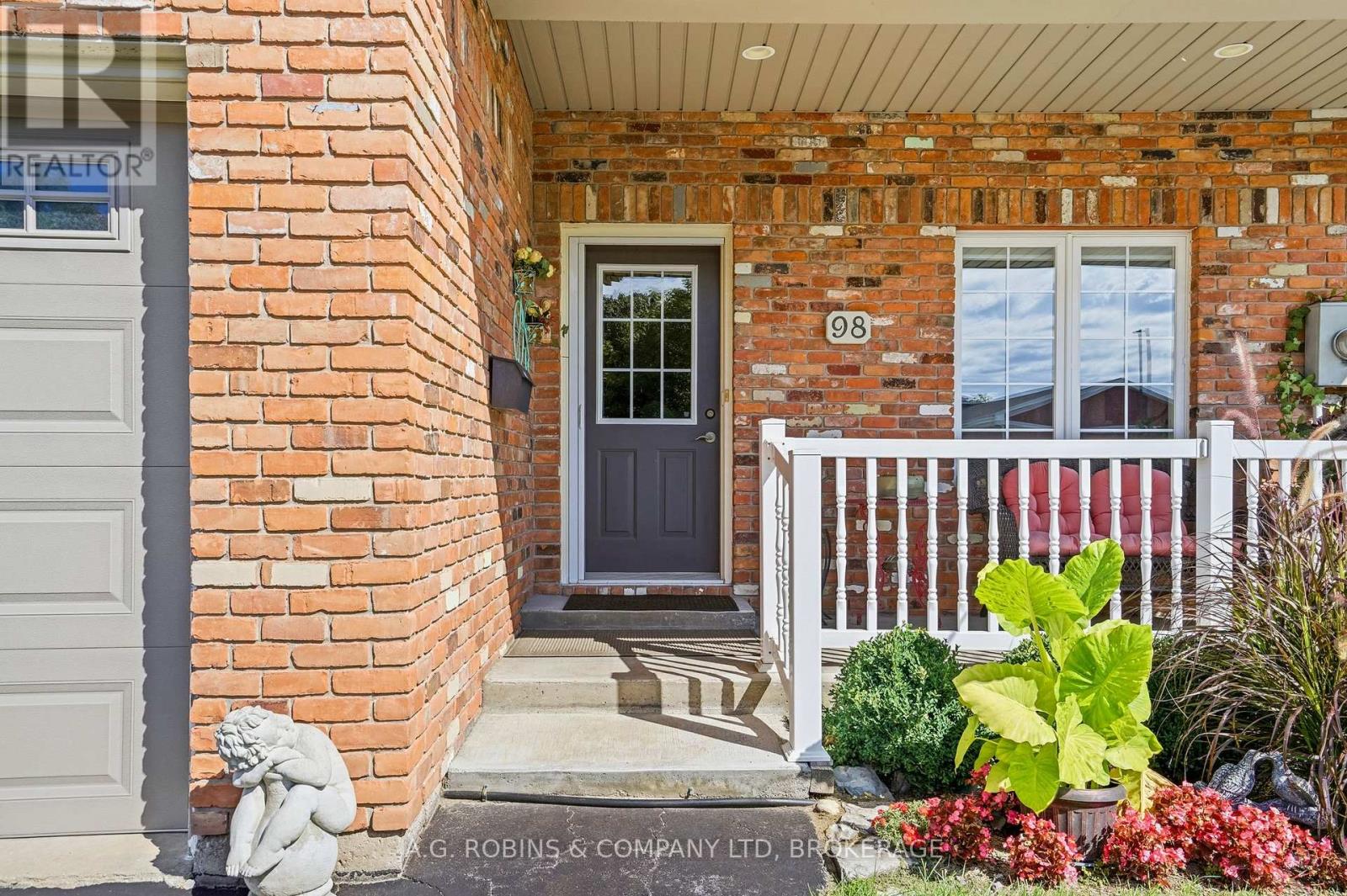 98 MAPLE STREET, Port Colborne (Sugarloaf) — photo 3