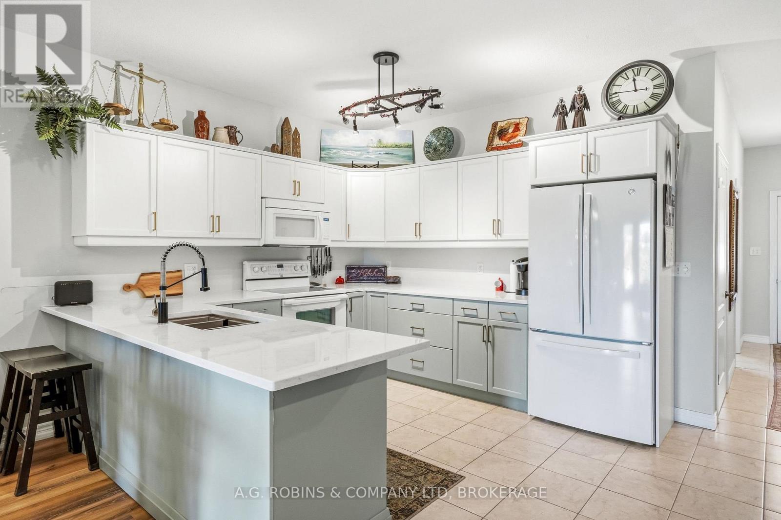98 MAPLE STREET, Port Colborne (Sugarloaf) — photo 7