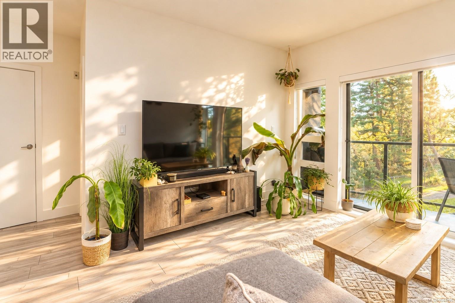 312 991 McKenzie Ave, Saanich — photo 6