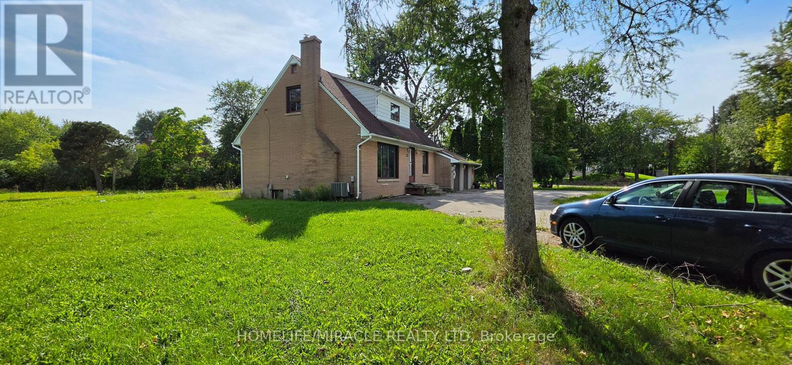 23 MARYSFIELD DRIVE - 13