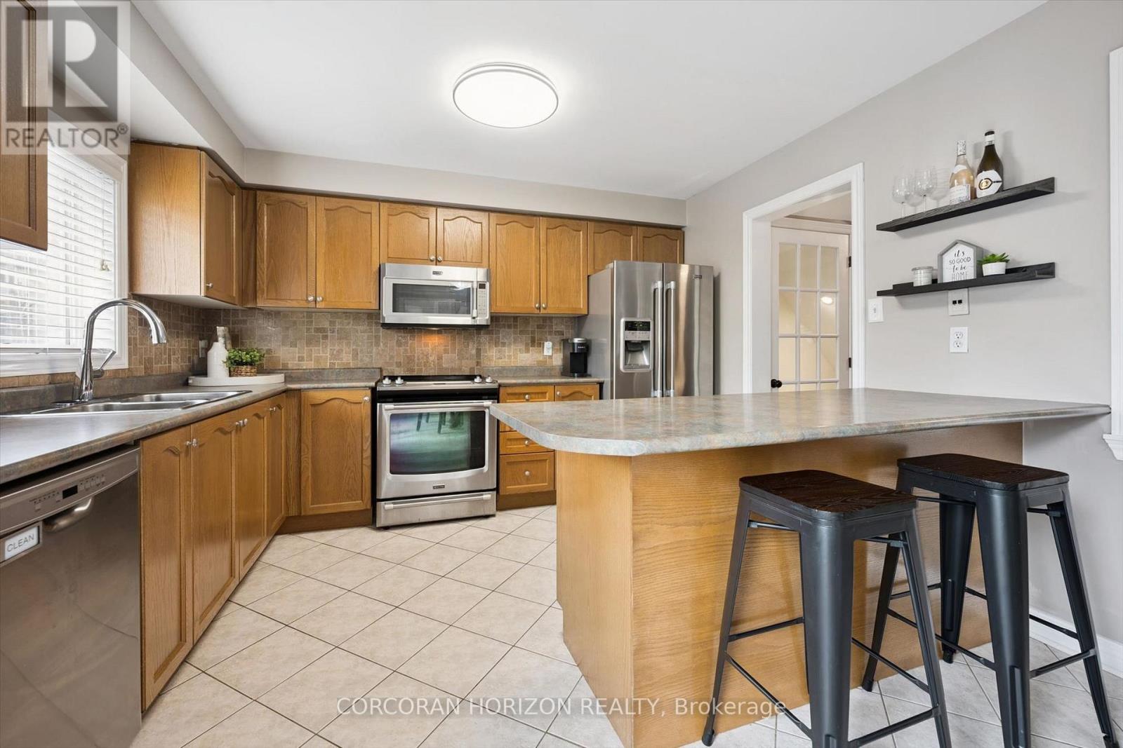 #4 2970 BERWICK DRIVE - 10