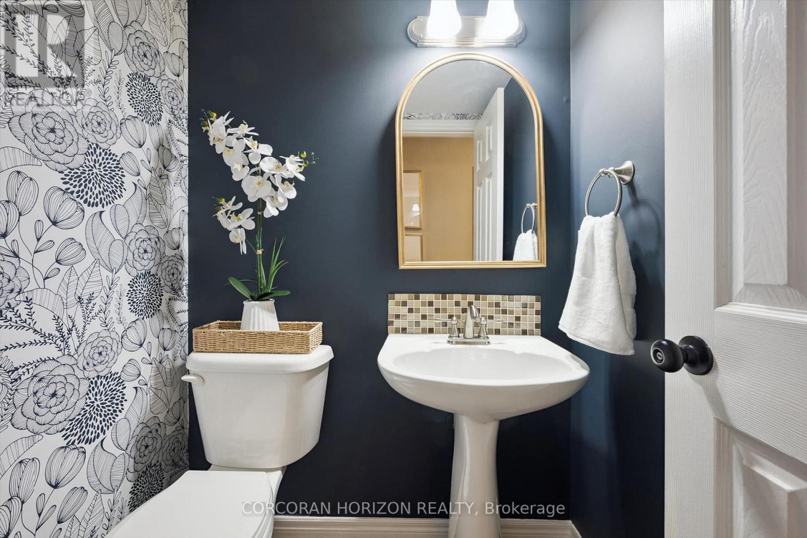 #4 2970 BERWICK DRIVE - 12